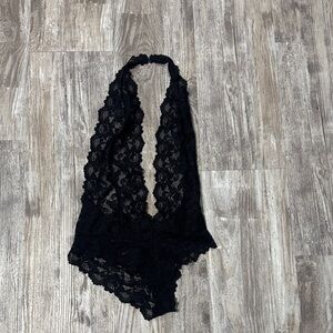 Elegant Black Lace Chemise
